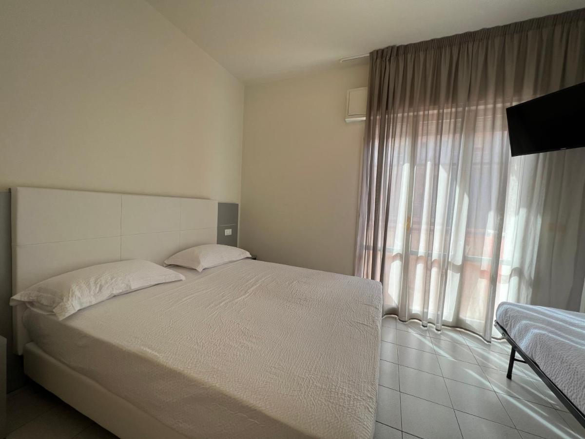 Aron Hotel Rimini Exterior photo