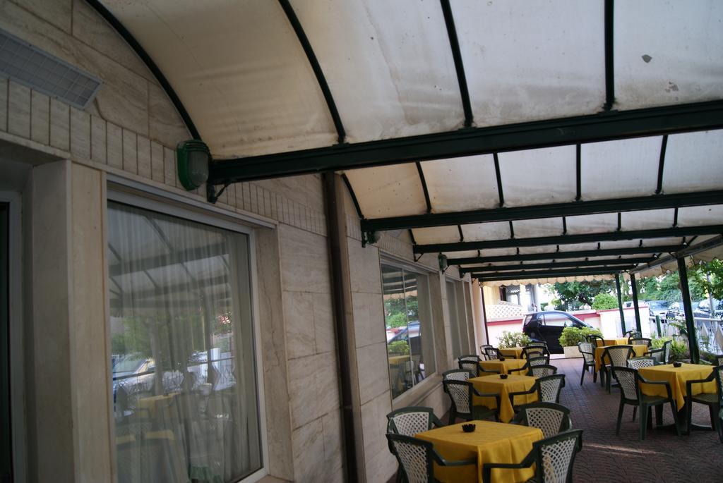 Aron Hotel Rimini Exterior photo